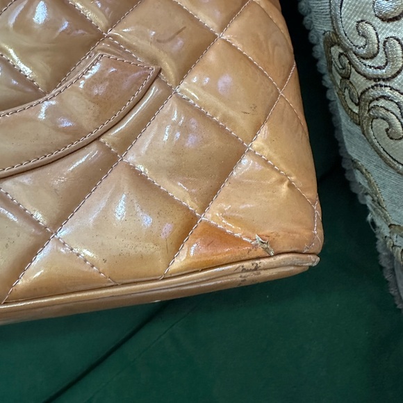 🟠Authentic Patent Mediallion Chanel bag 🟠 - Picture 4 of 7